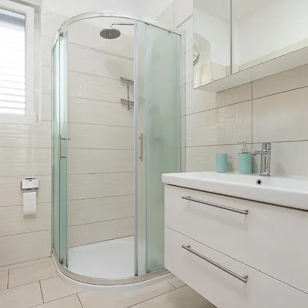 Apartment Valnea - For Five People In The Center Of *