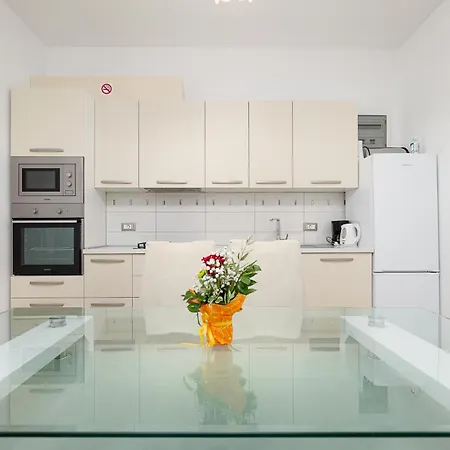 Valnea - For Five People In The Center Of Apartment *